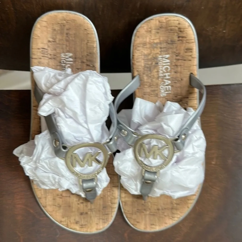 Michael Kors Rubber and Cork Flip Flops in Silver size 6